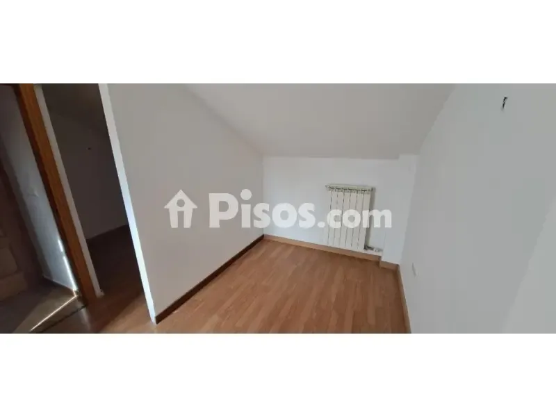 Pièces - Chalet with Business Space in Sariñena