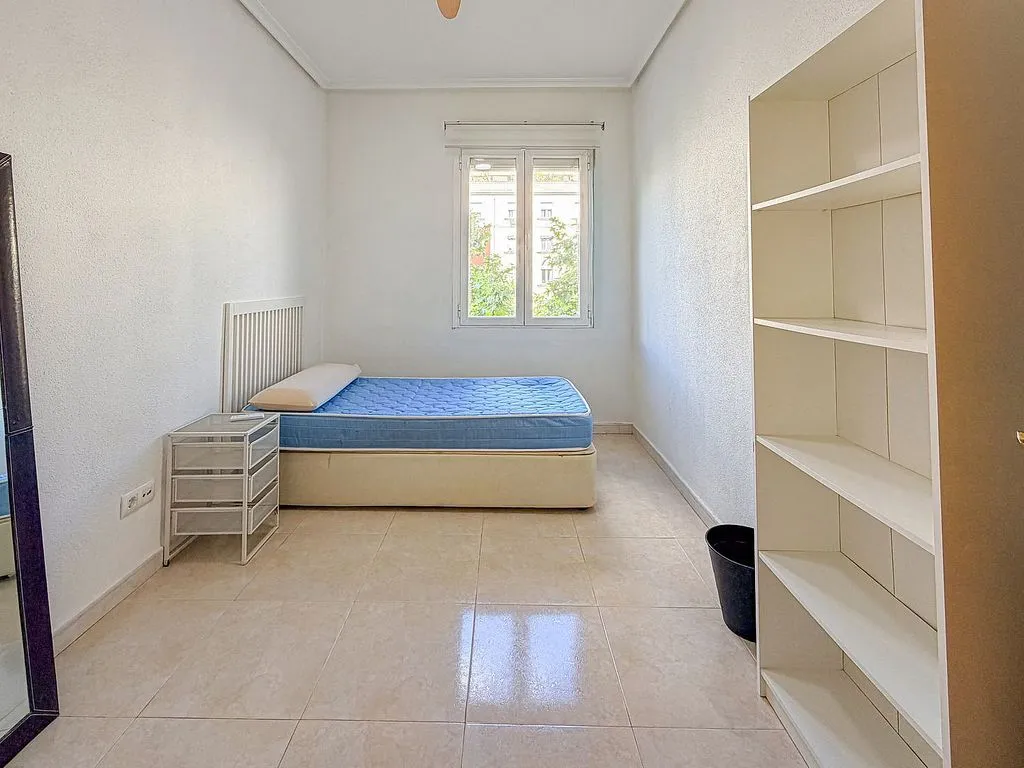 Chambres - Furnished Flat with Metro Access in Bernabéu