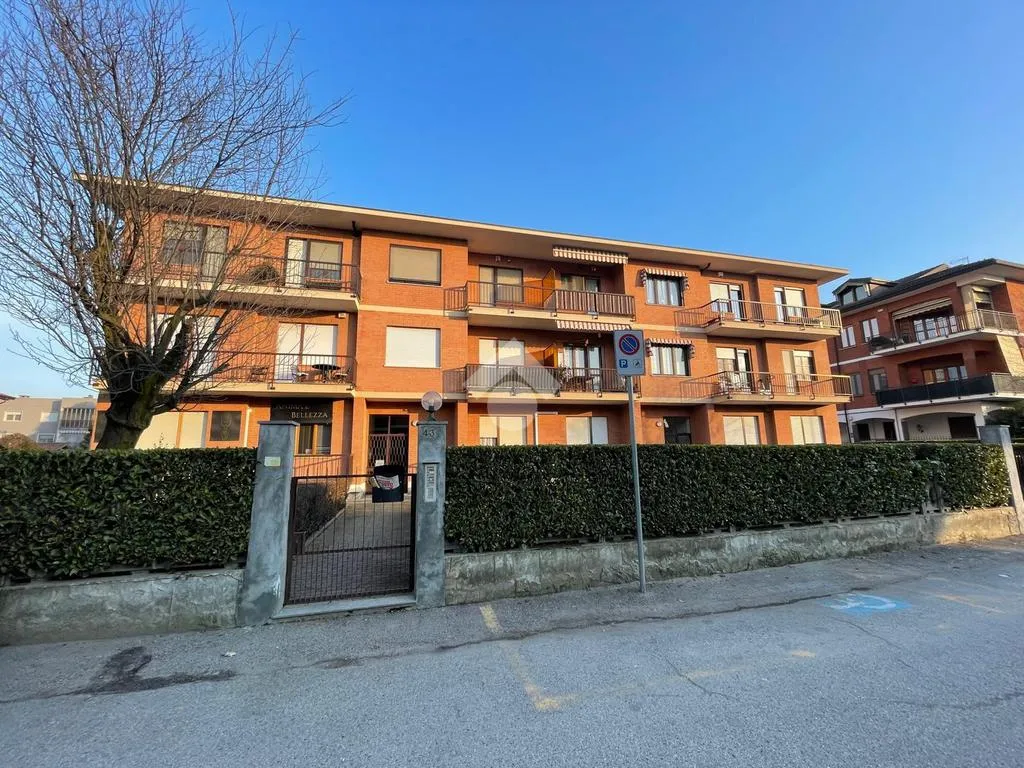 Välivaade - Three-Bedroom Flat with Balconies in Rivalta di Torino