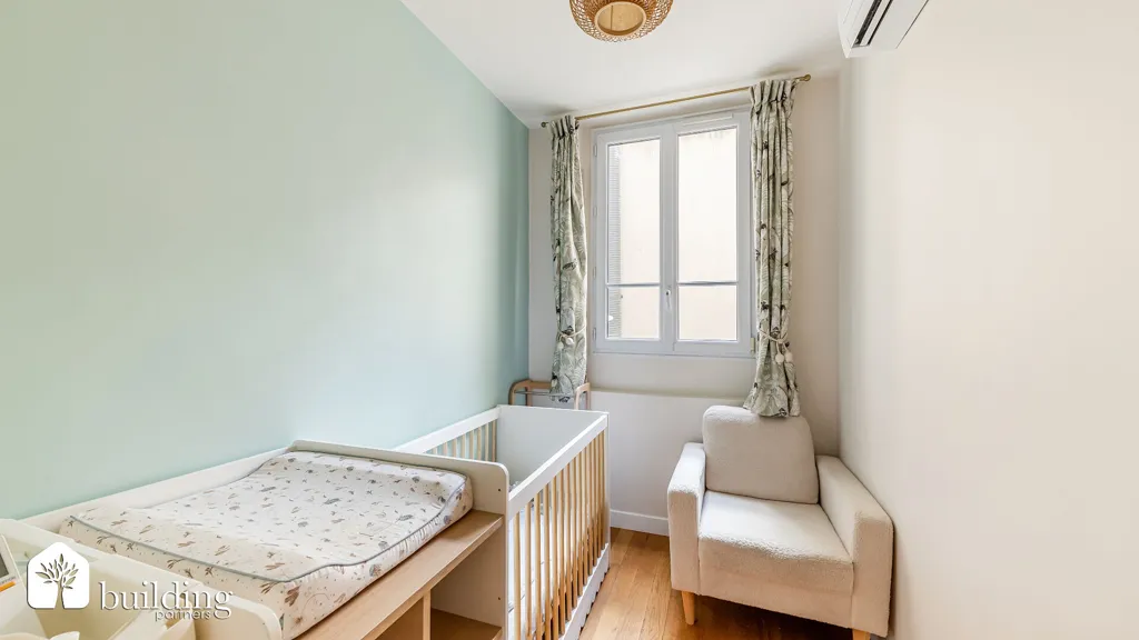 Chambres - Appartement avec vue sur le marché à Levallois-Perret