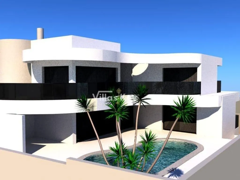 Luxury Villa with Pool View in Lagos