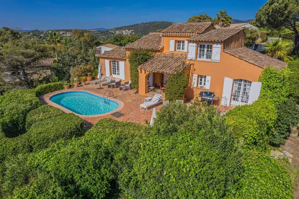 Vue aérienne - Villa de Luxe avec Vue Mer à Grimaud