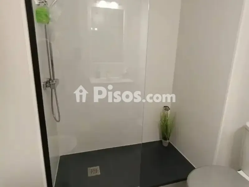 Bathrooms - Modern Studio with Sea View in Salou