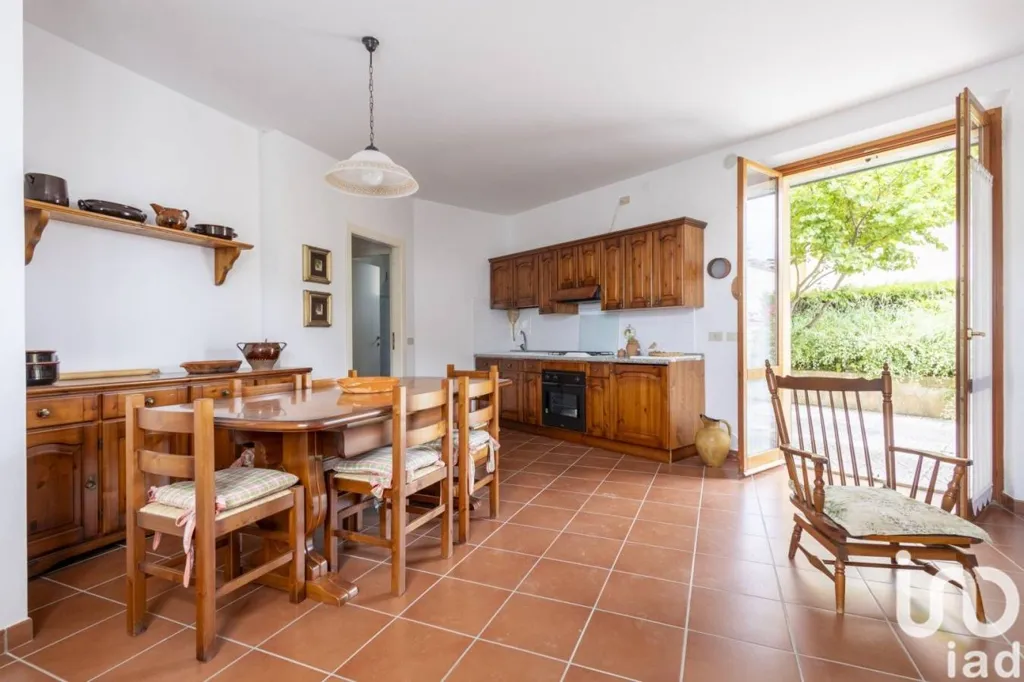 Söögituba - Spacious House with Balcony in Serra Sant'Abbondio