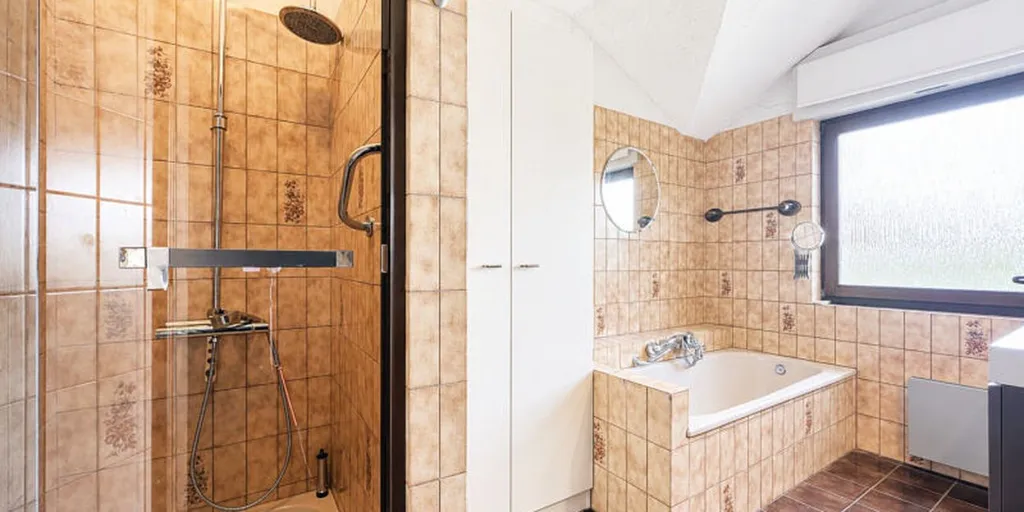 Salles de bain - Maison à rénover avec terrasse à Visé