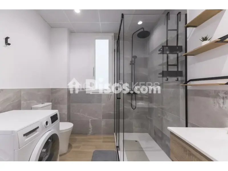 Salles de bain - Modern Flat with Park Proximity in Retiro