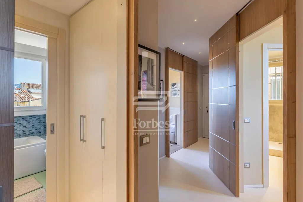 Entrée - Renovated Penthouse with Panoramic Terrace in Florence