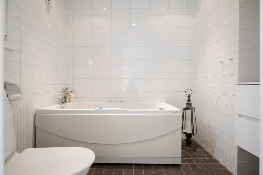 Salles de bain - Modernised 1930s Villa with Garden in Central Kungälv