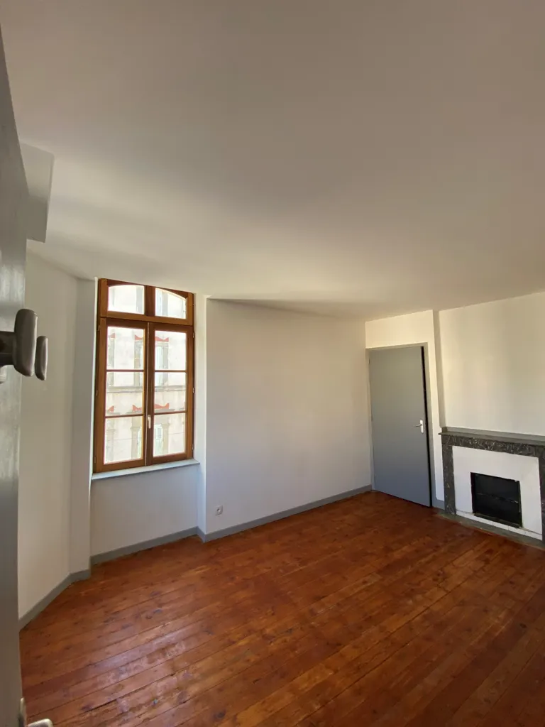 Pièces - Appartement Rénové de Type 3 au Centre de Castelnaudary