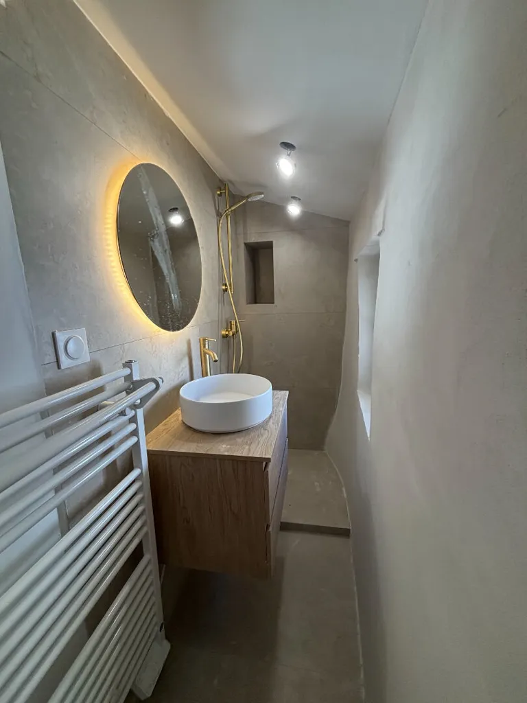 Bathrooms - Renovated Flat with Light in Lyon 2 Bellecour