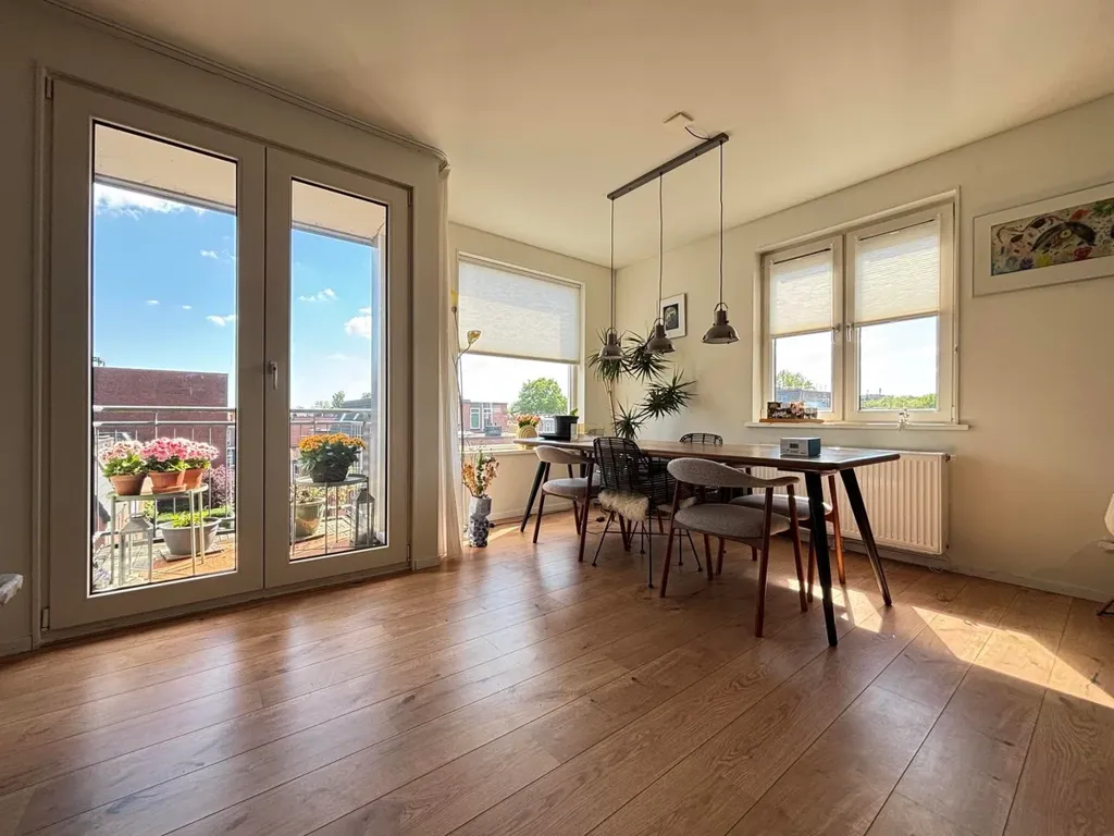 Salle à manger - Apartment with Balcony in Barestraat, Groningen