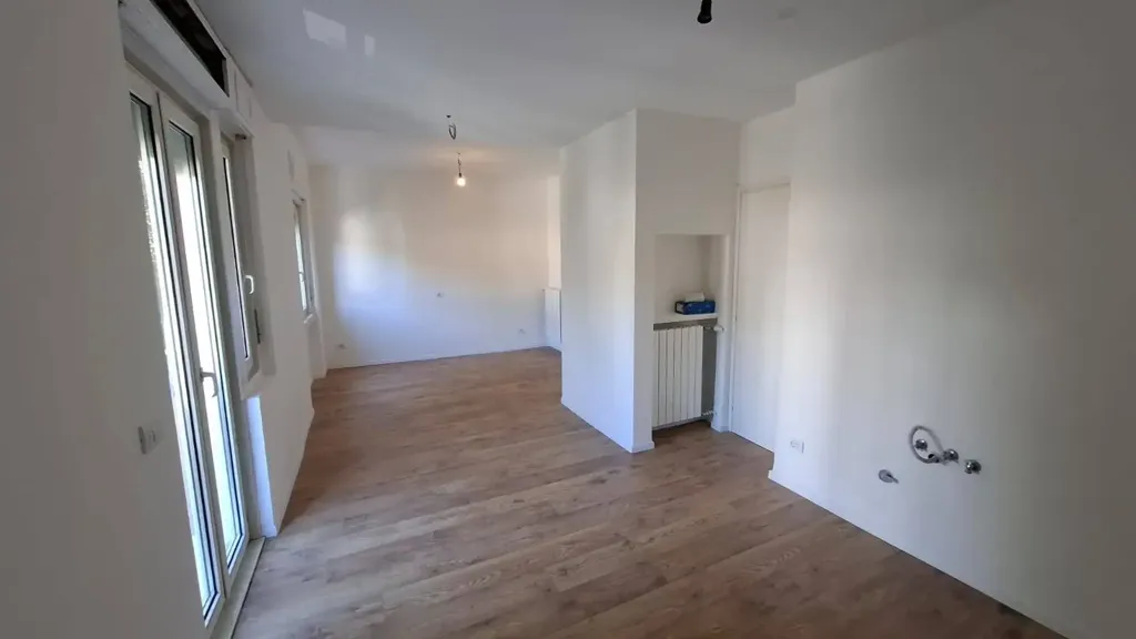 Pièces - Modernised Triplex with Balcony in Trieste
