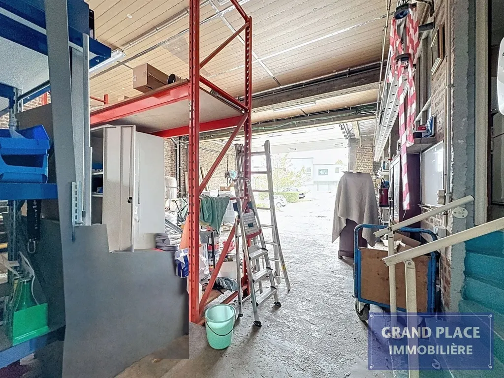Buanderie - Immeuble avec Entrepôt et Appartements Rénovés près de Bruxelles