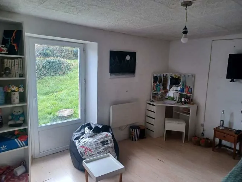 Chambres - Maison des Années 60 avec Terrasse à Proximité des Commodités
