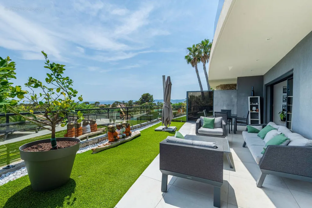 Terrazza - Apartment with Sea View in Saint-Raphaël