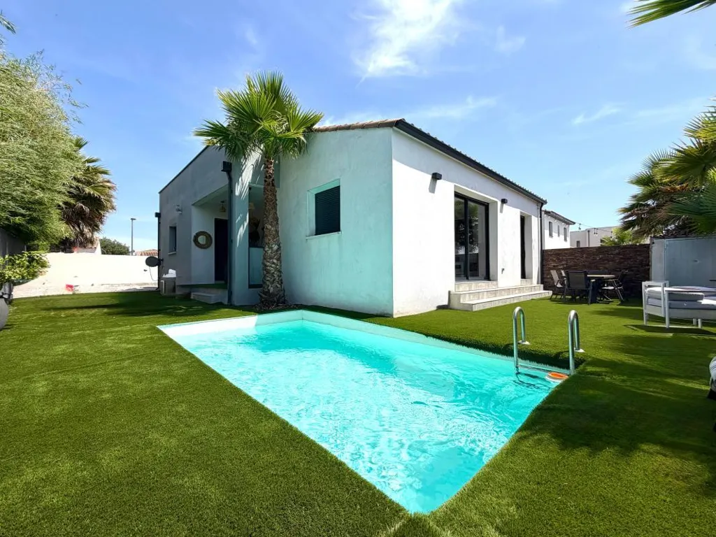 Piscina - Contemporary House with Pool in Vauvert