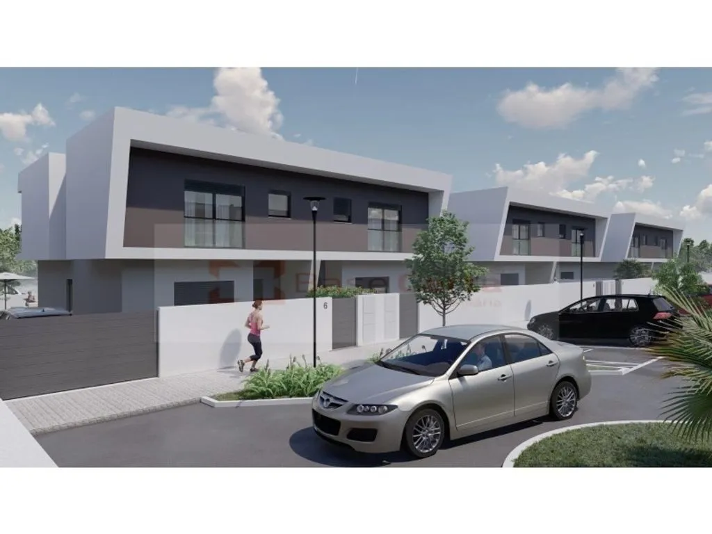 Contemporary Villa with Pool in Azambuja