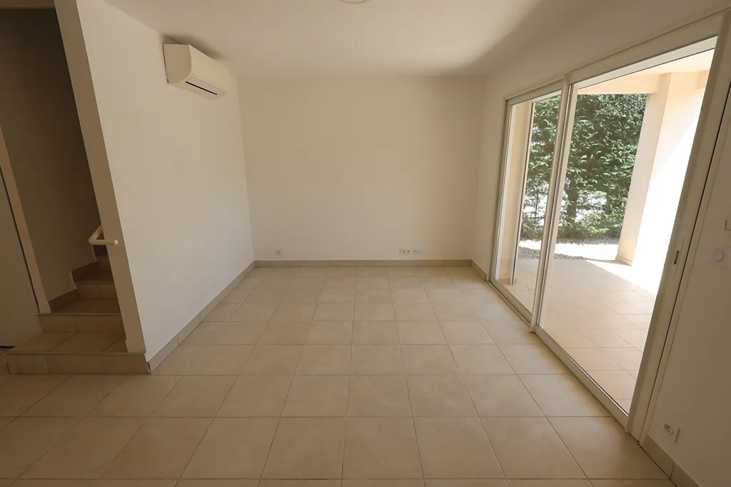 Rooms - Jumelée Villa with Garden in Speracedes