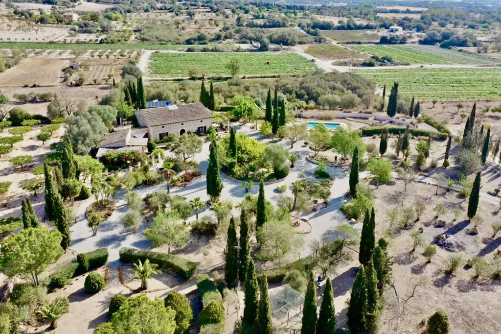 Vue aérienne - Solar-Powered Country House with Mountain Views in Porreres