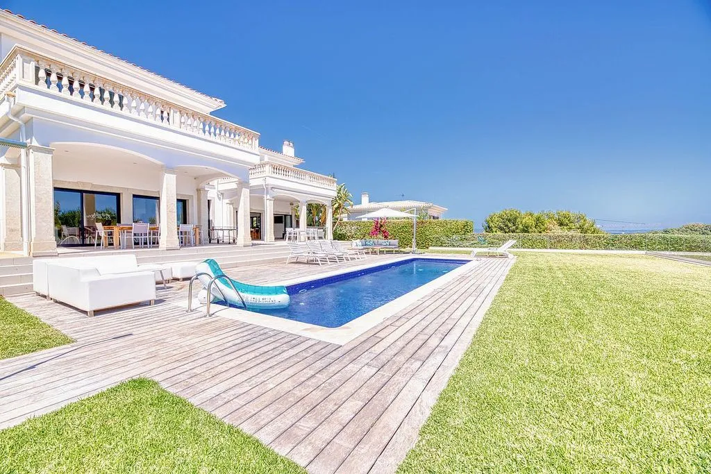 Piscine - Villa with Pool and Terrace in Cala Vinyes