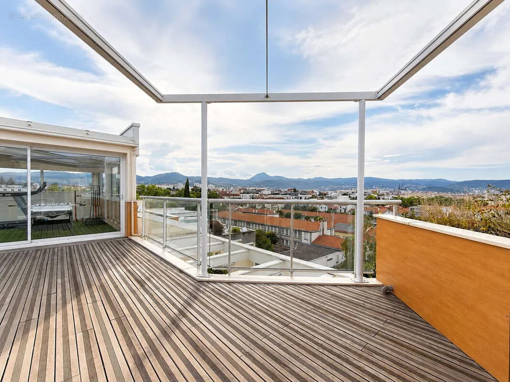 Terrasse - Villa sur les Toits avec Terrasse Panoramique à Clermont-Ferrand