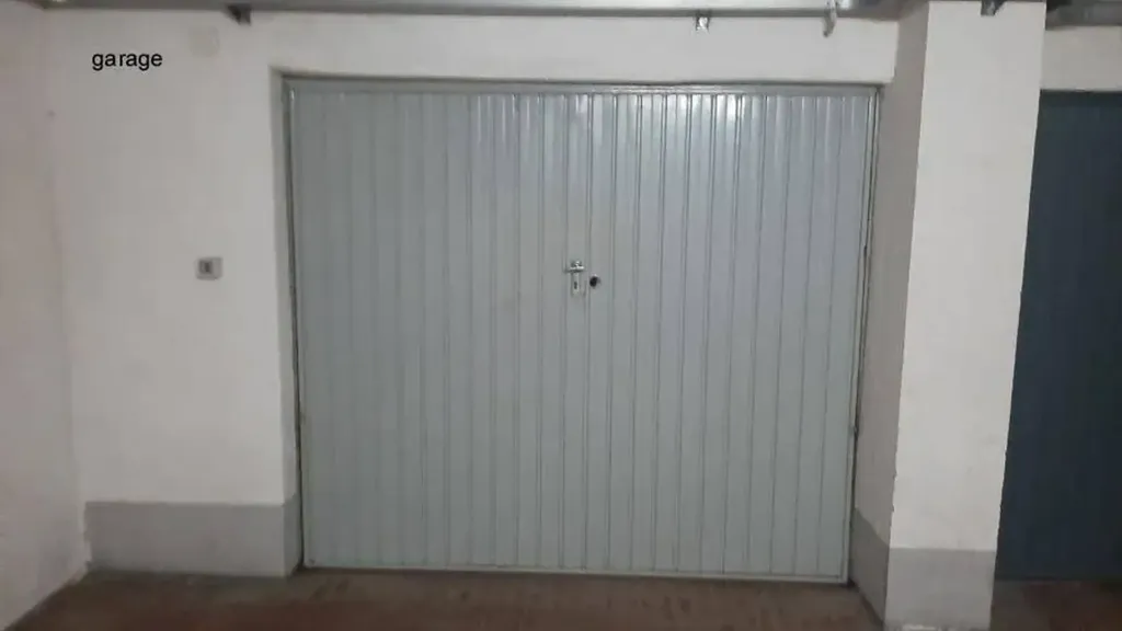 Garage - Apartment with Terraces in Prato, Sacrocuore