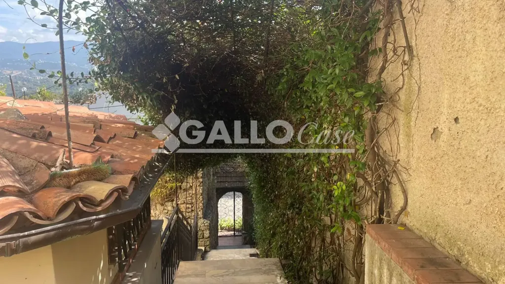 Giardino - Ground Floor Apartment with Courtyard in Cosenza