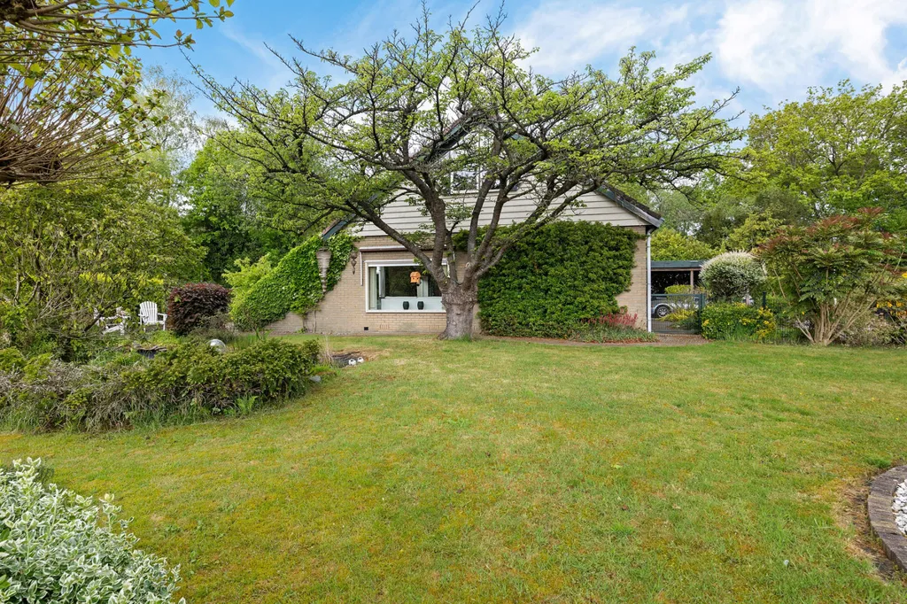 Aed - Semi-Bungalow with Carport in Havelte