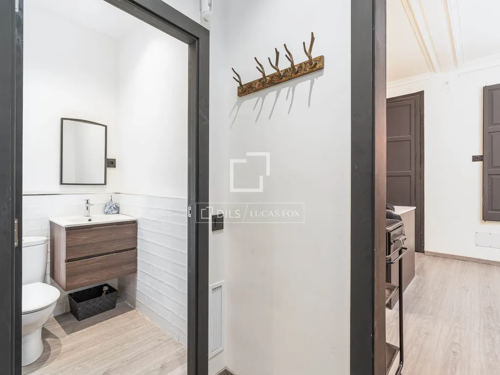 Salles de bain - Apartment with Patio in Barcelona's Gothic Quarter