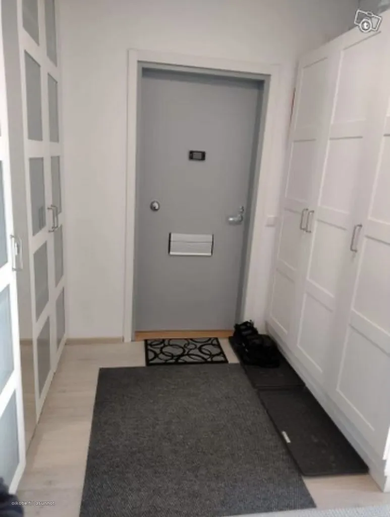 hallway_entrance