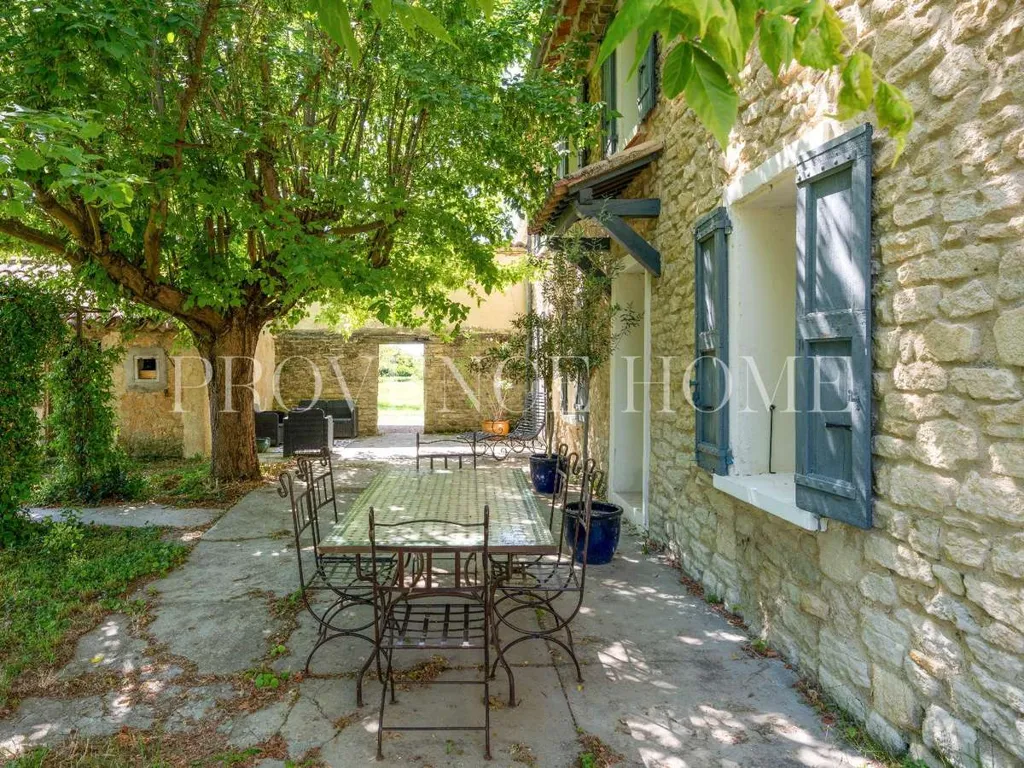Terrass - Rustic Mas with Pool in Provence
