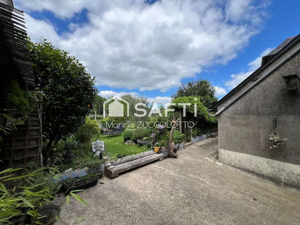 Garden - Charming Cottage with Garden in Mauron