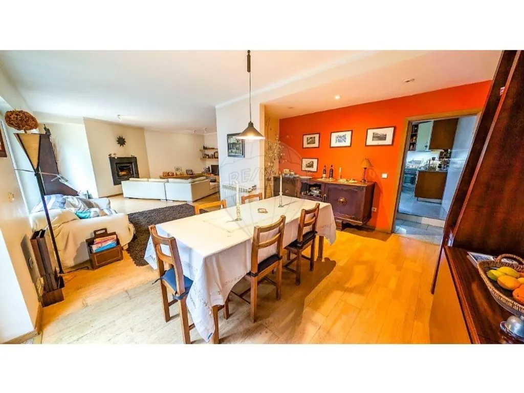 Salle à manger - Luxury House with Terrace Views in Vila Real