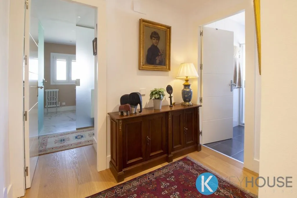 hallway_entrance
