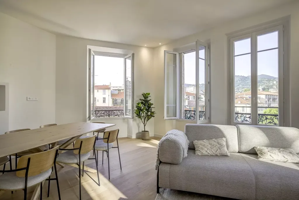 Living Room - Renovated 5-Piece Apartment with View in Nice