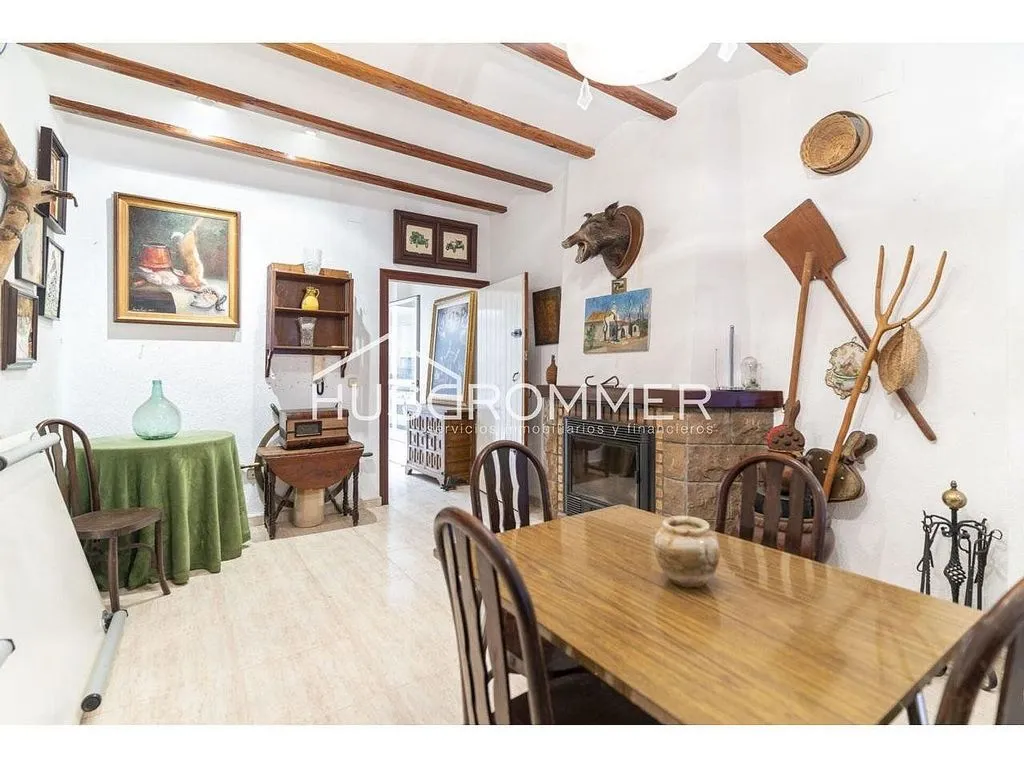Söögituba - Dual-Unit Property with Central Location in Vila-real