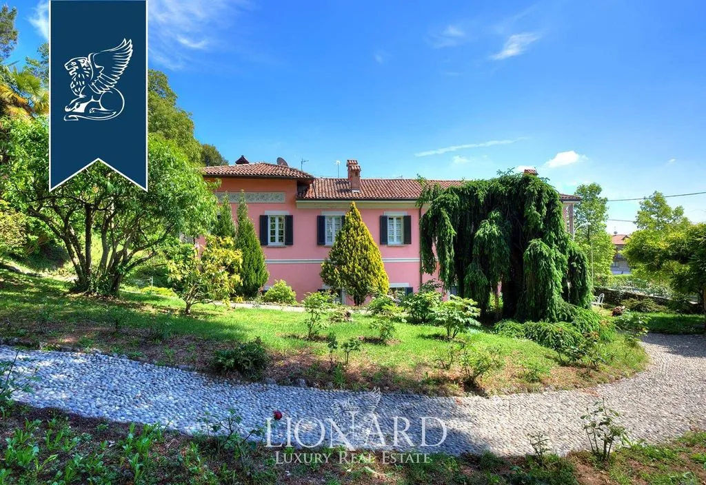 Välivaade - Historical Villa with Park in Albese Con Cassano