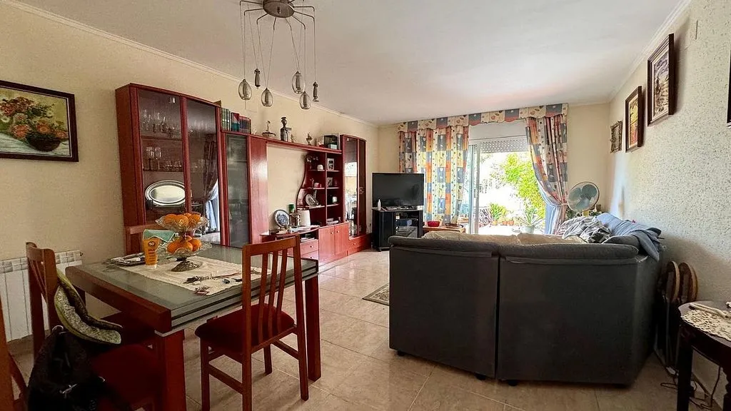 Salle à manger - Seafront Apartment with Terrace and Pool in Cunidor