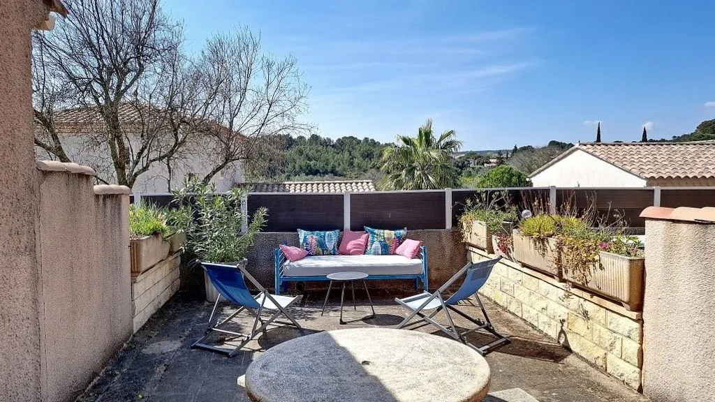 Terrasse - Maison de Luxe avec Piscine à Cabrières