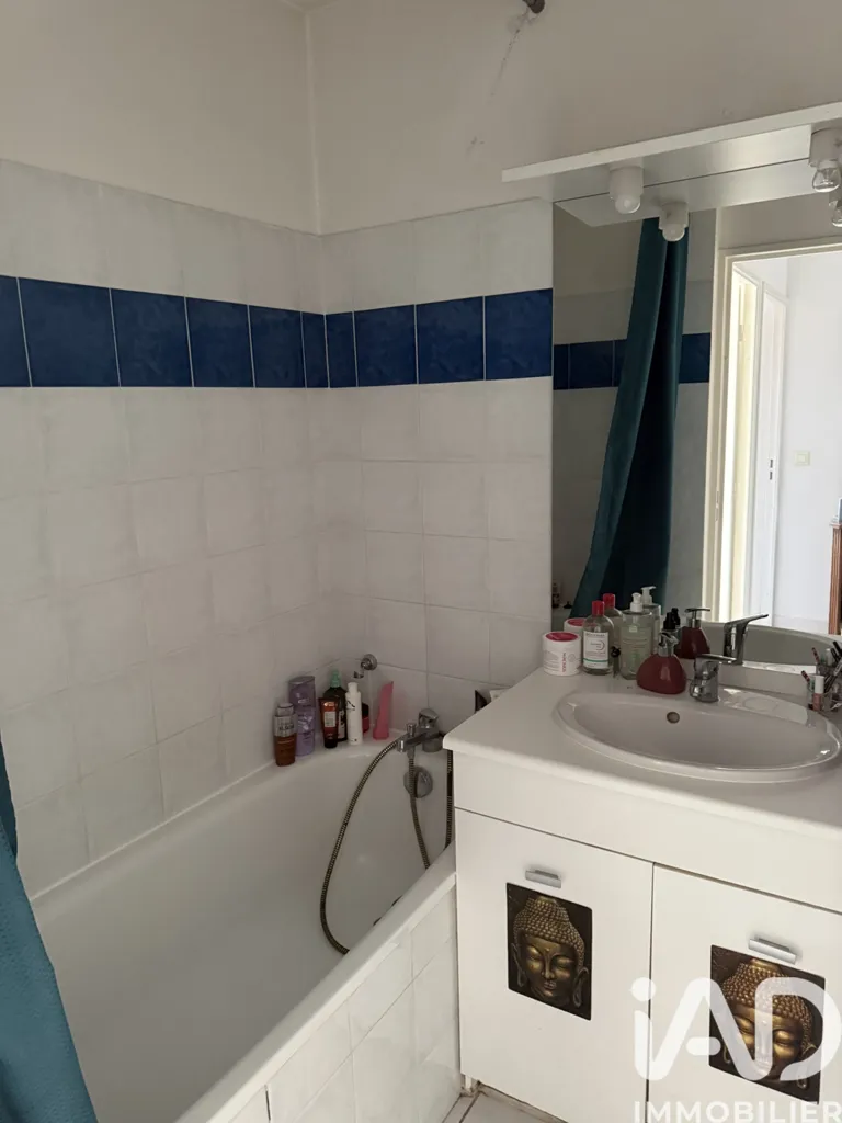 Vannitoad - Bright Apartment with Terrace in Nîmes