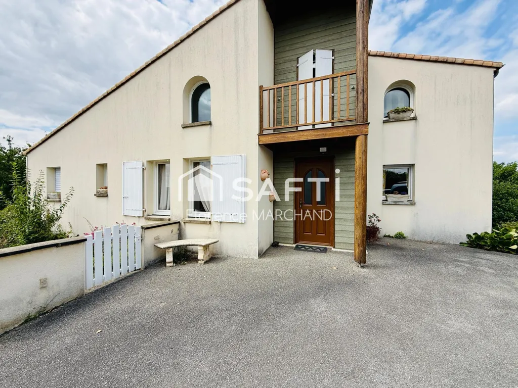 Exterior - Charming House with Veranda in Nanteuil