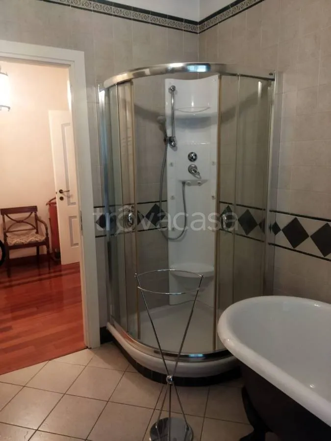 Salles de bain - Historic Apartment with Balcony in Bra