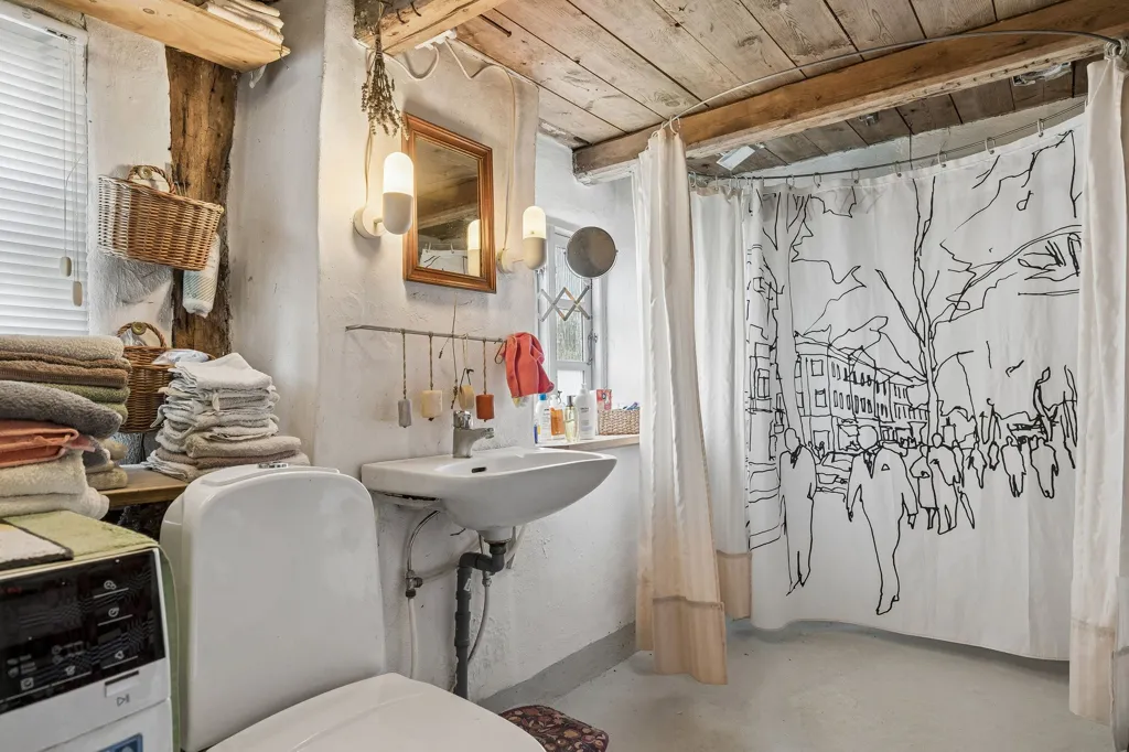 Vannitoad - Historic Villa with Large Garden in Knebel