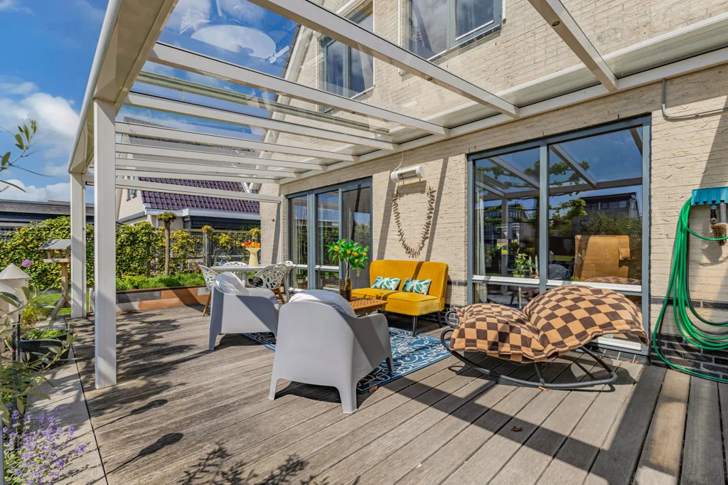 Terrasse - Villa with Private Dock in Lemmer