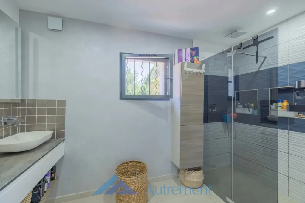 Bagni - Renovated Villa with Pool in Puyricard