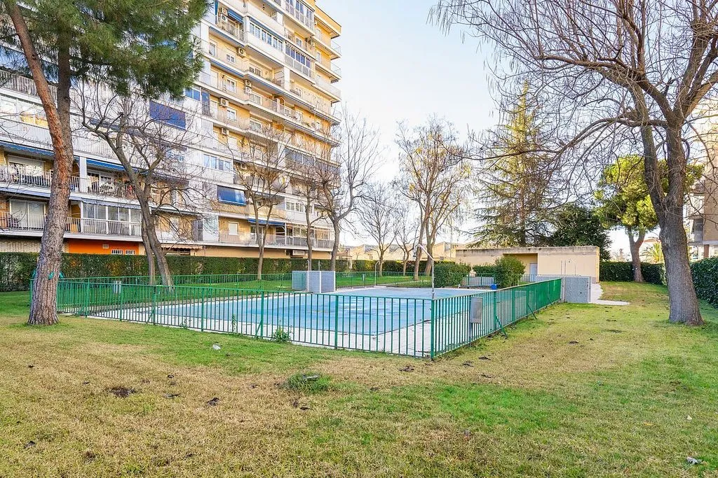Bassein - Apartment with Pool and Terrace in Móstoles