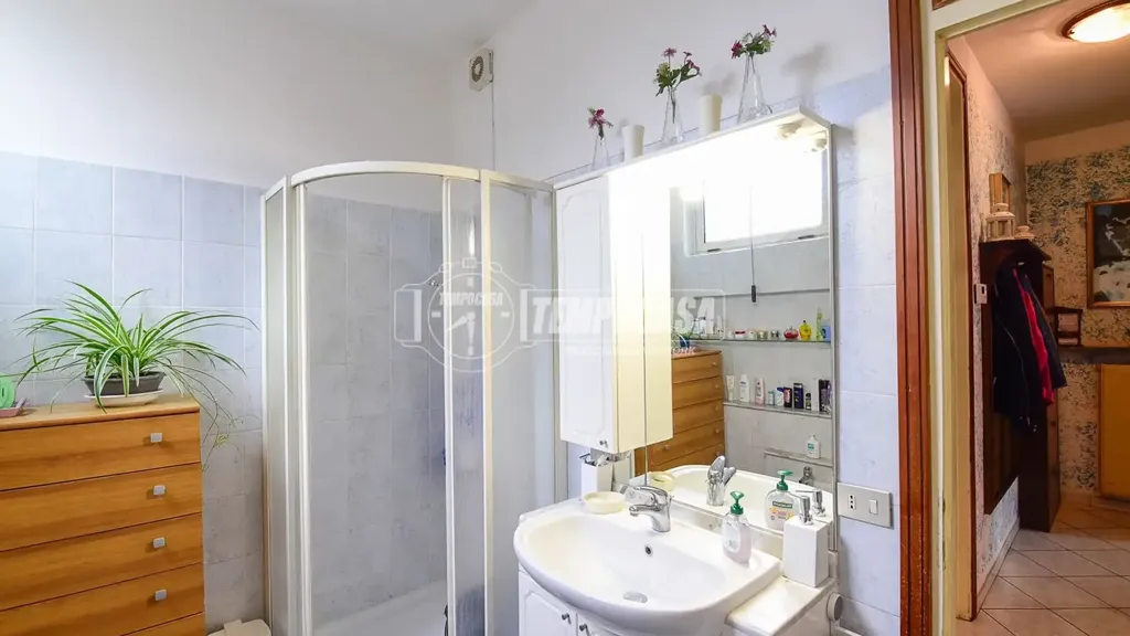 Salles de bain - Terrace Flat in Albese Con Cassano