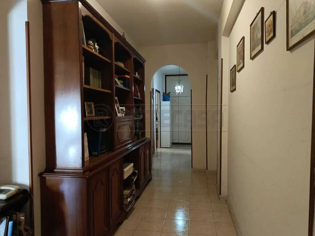 Entrée - Rear-Facing Apartment with Terrace in Ladispoli