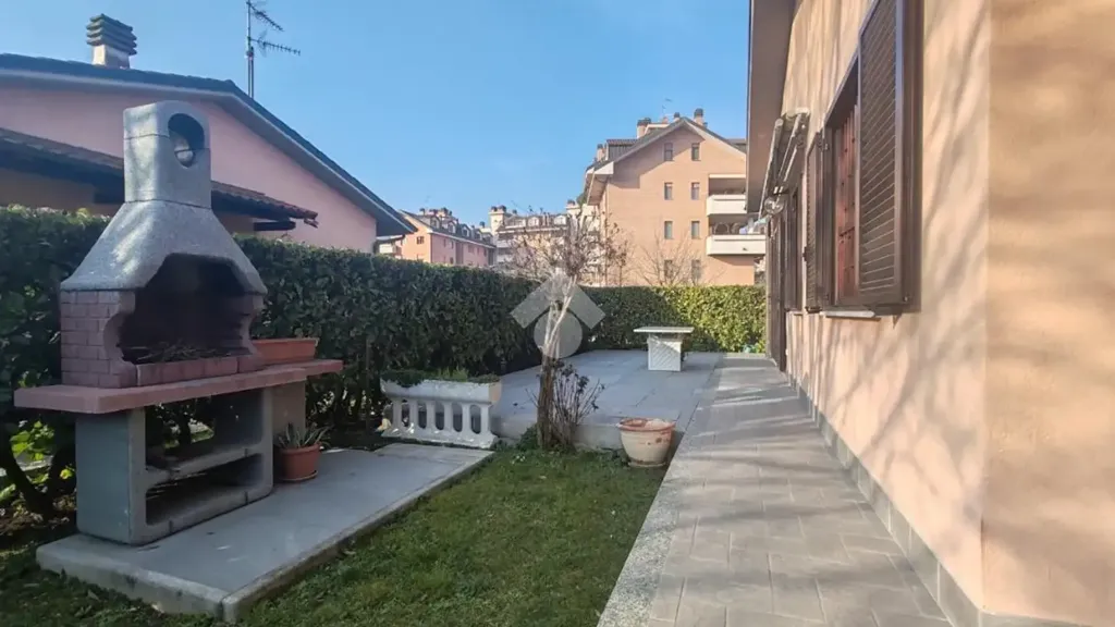 Terrass - Signorile Villa with Garden in Opera