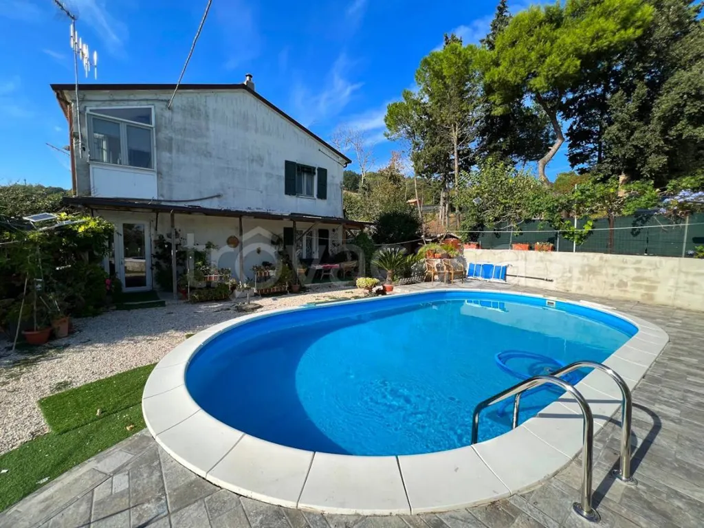 Bassein - Semi-Detached House with Pool near Pesaro